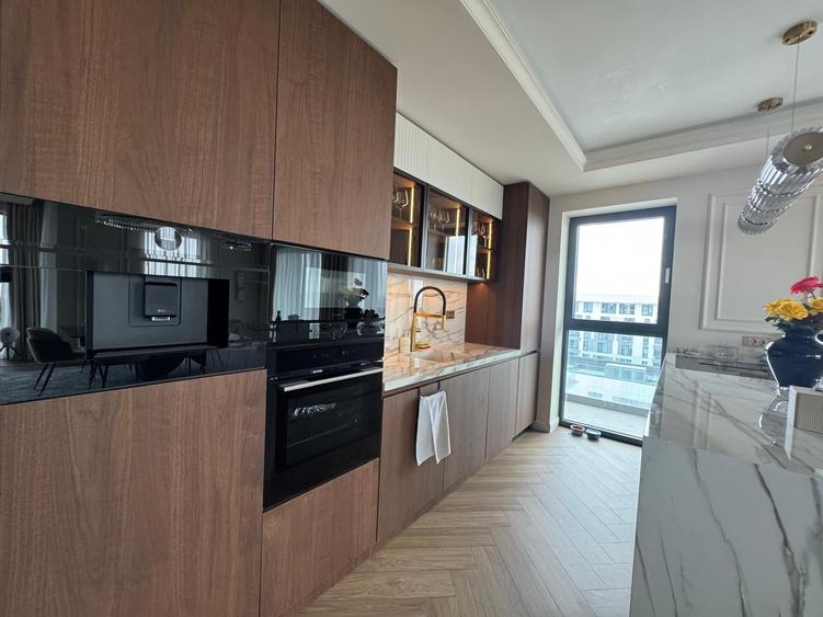 Apartament cu 4 camere decomandat în Aviației
