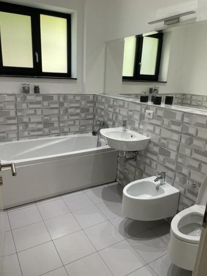 Apartament cu 3 camere decomandat, mobilat în Valea Roșie