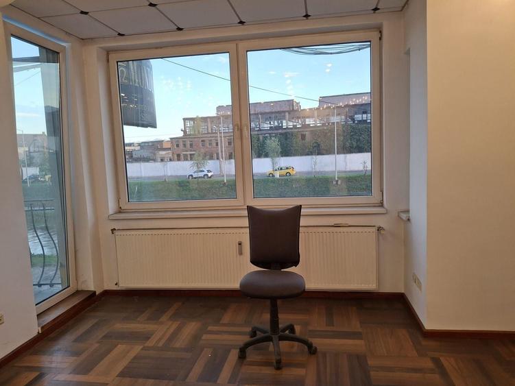 Birou, de 50 mp, în Central