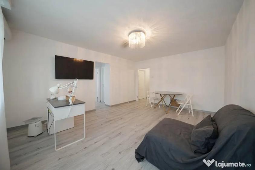 Apartament cu 3 camere decomandat în Ștefan cel Mare