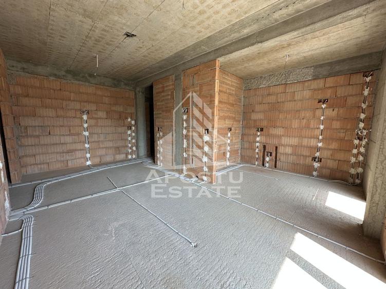 Apartament cu 3 camere semidecomandat în Giroc — fotografia 3