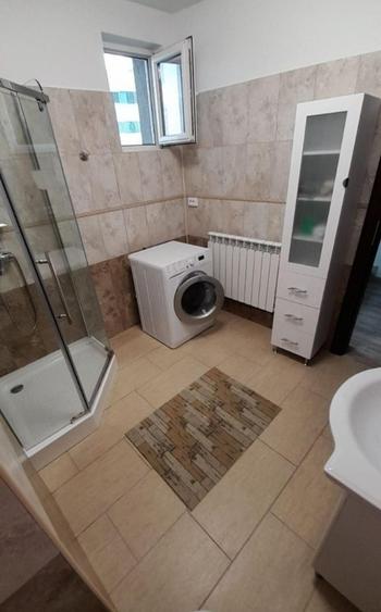 Apartament cu 2 camere semidecomandat, mobilat în Romană