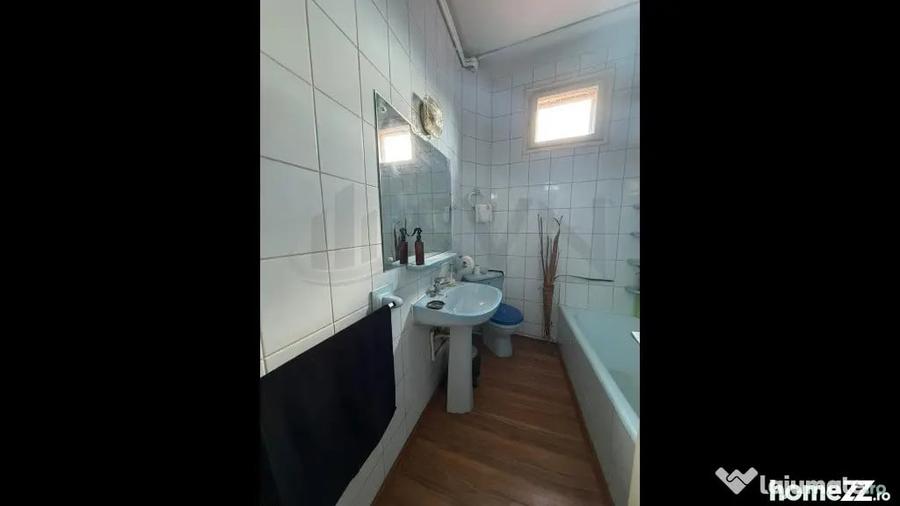 Apartament cu 4 camere semidecomandat în Cișmigiu