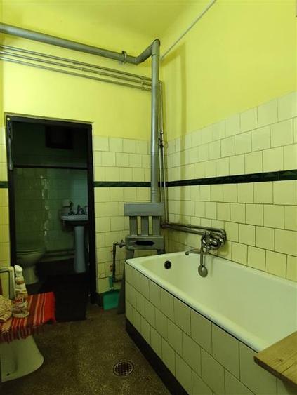 Casă individuală cu 4 camere cu Canalizare în Transilvaniei