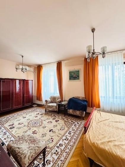 Apartament cu 4 camere semidecomandat, mobilat în Unirii