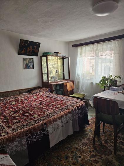 Casă individuală cu 4 camere cu Canalizare în Brătianu