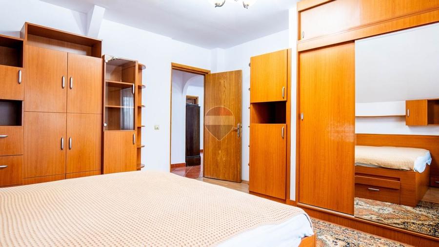 Casă individuală cu 3 camere cu Teren 350 Mp în Periferie