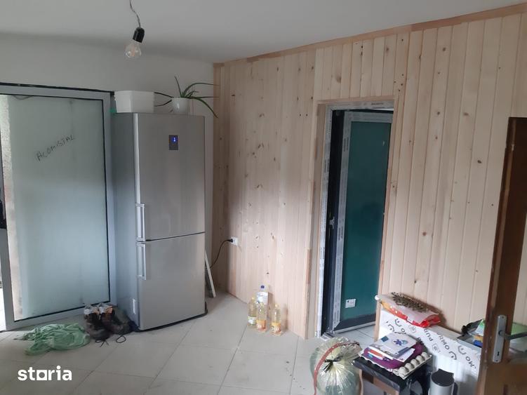 Casă cu 2 camere cu Teren 3500 Mp în Noua