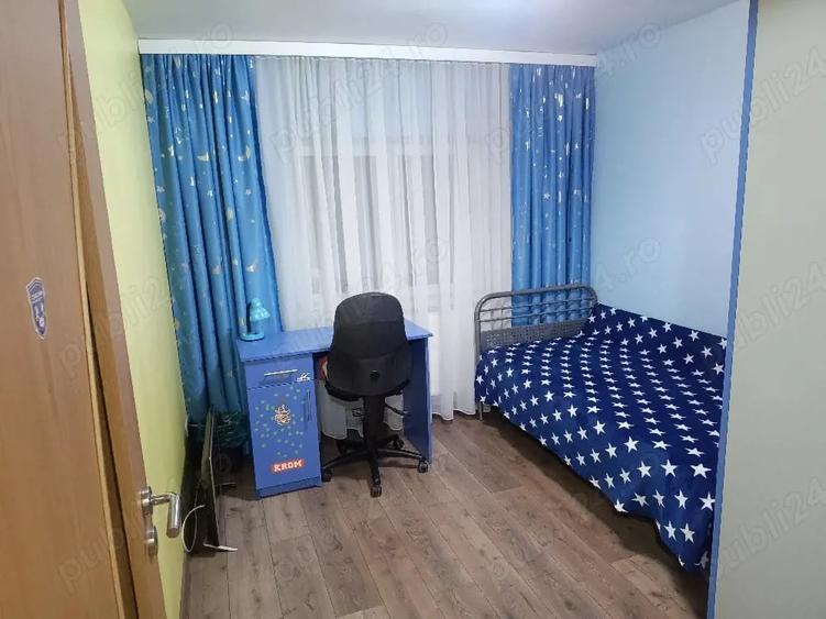 Apartament cu 4 camere decomandat în Lipovei