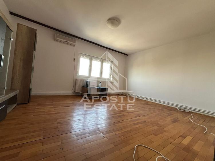 Apartament cu 3 camere decomandat, mobilat în Șagului