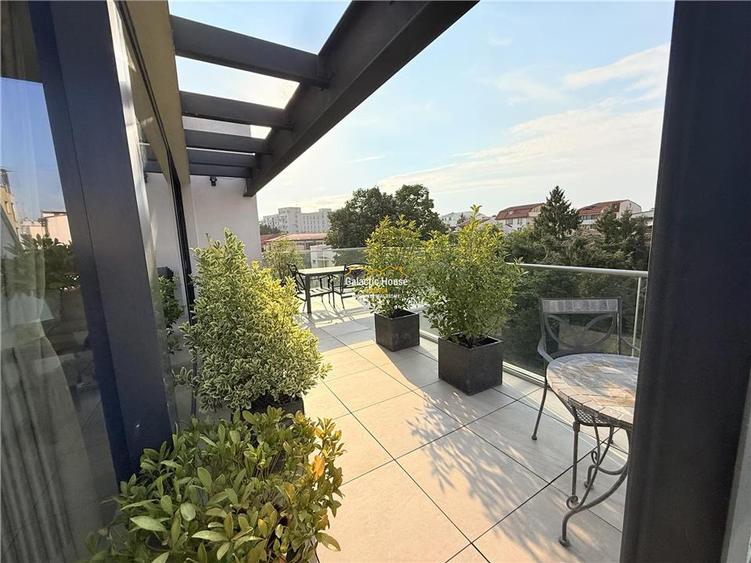 Apartament cu 3 camere decomandat în Dorobanți