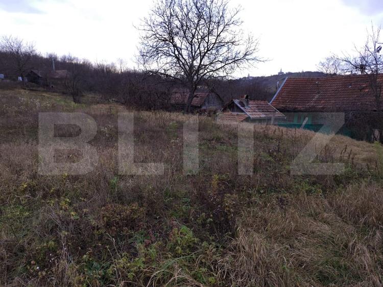 Casă individuală cu 2 camere cu Teren 2460 Mp în Cojocna