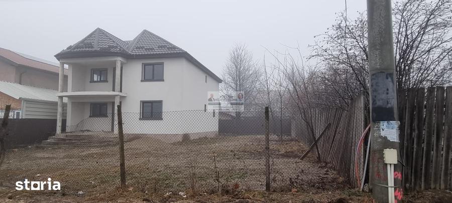 Casă cu 5 camere cu Teren 504 Mp în Tătărăști