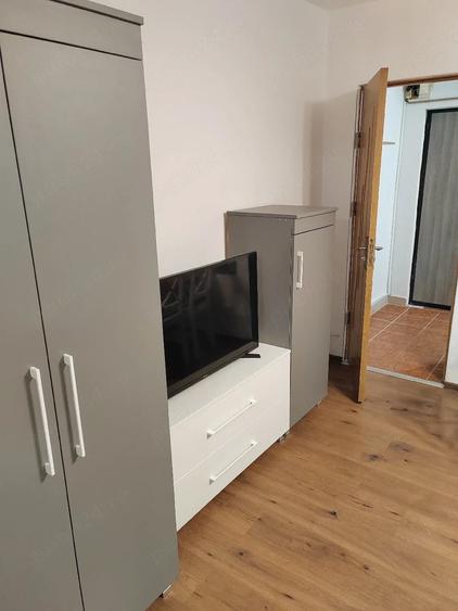 Inchiriez apartament cu 2 camere - 1
