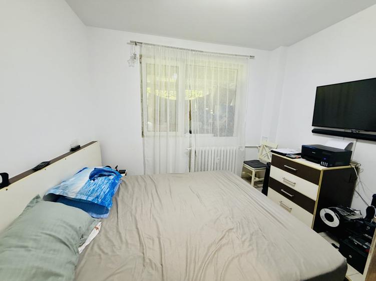 Apartament cu 4 camere decomandat, mobilat în Gorjului