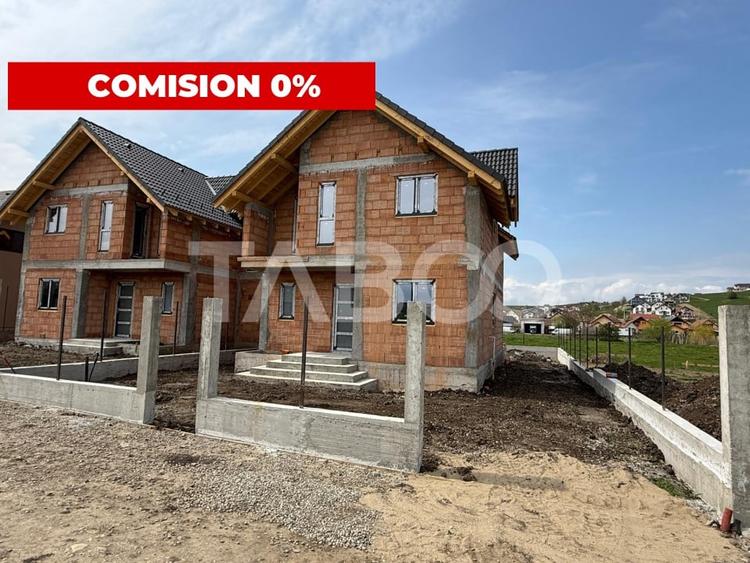 Duplex cu 5 camere cu Canalizare în Șura Mare