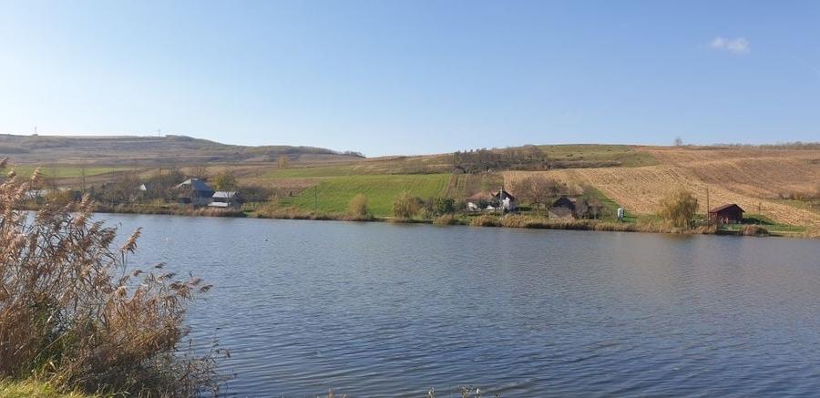 Teren intravilan cu front la Lac - 3