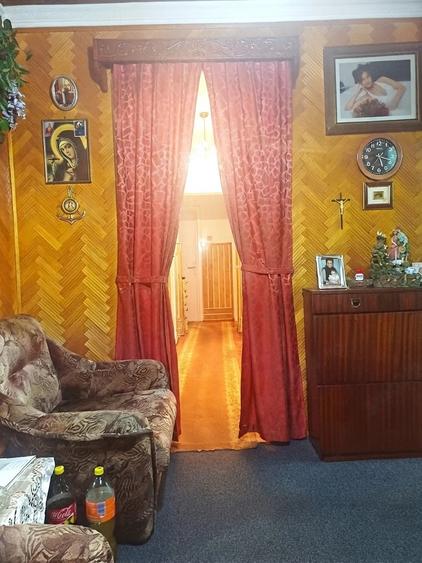 Apartament cu 4 camere decomandat în Vasile Aaron