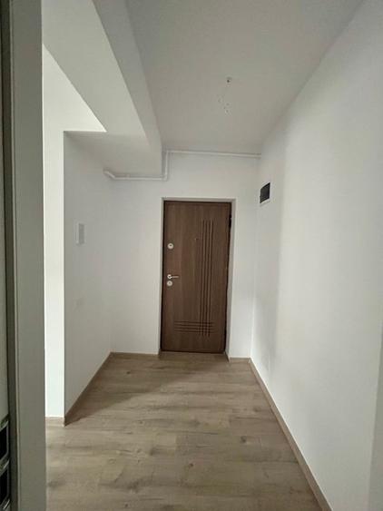 Apartament cu 5 camere semidecomandat în Central