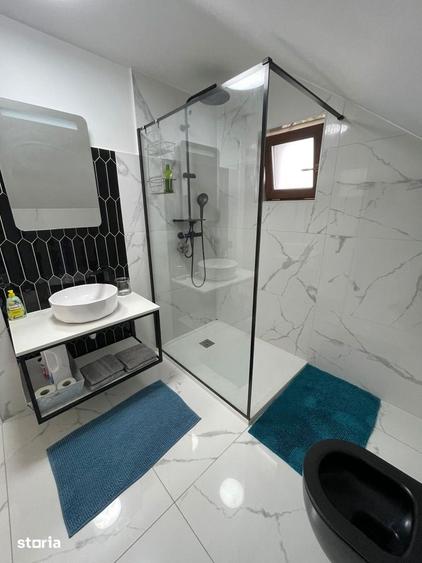 Casă cu 4 camere cu Teren 450 Mp în Central