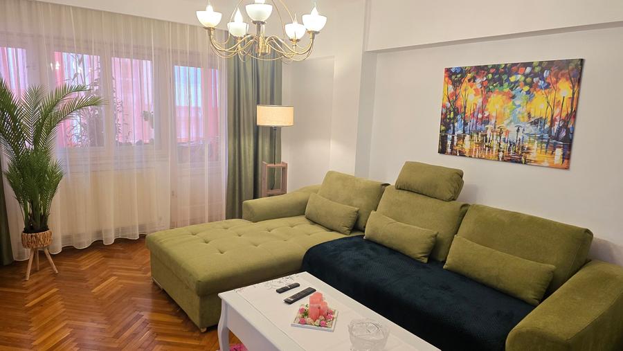 Apartament cu 3 camere decomandat în Dacia