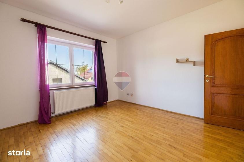 Casă cu 4 camere cu Teren 700 Mp în Bunloc
