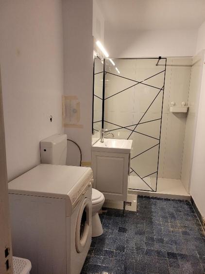 Apartament cu 4 camere decomandat, mobilat în P-ța Dorobanți