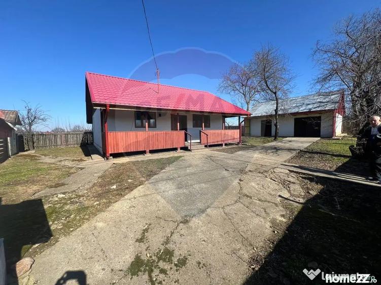 Casă cu 3 camere cu Teren 7000 Mp în Movilița