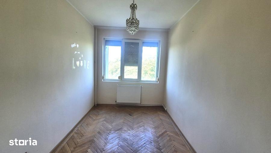 Apartament cu 3 camere semidecomandat în Țiglina 1