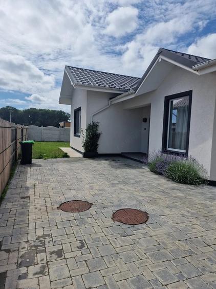 Casă cu Teren 3000 Mp în Ciolpani