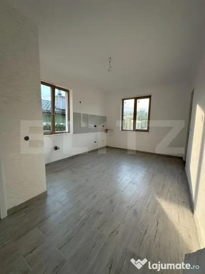 Casă cu 4 camere cu Teren 500 Mp în Central