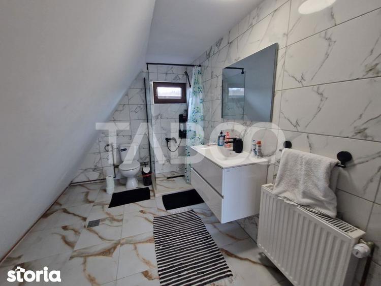 Casă cu 3 camere cu Teren 125 Mp în Roșia