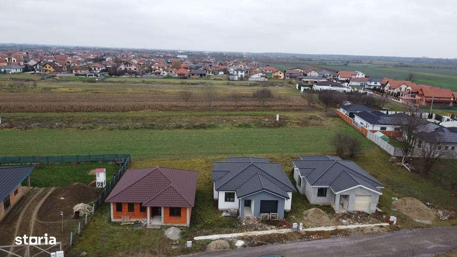 Casă cu 4 camere cu Teren 485 Mp în Vetiș