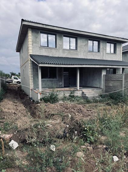 Duplex cu 4 camere cu Canalizare în Moșnița Nouă