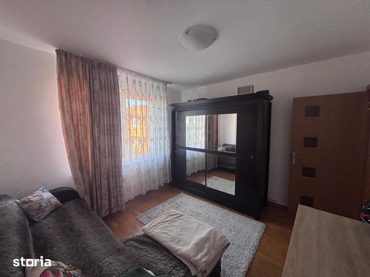 Apartament cu 3 camere decomandat în Dâmbu Pietros