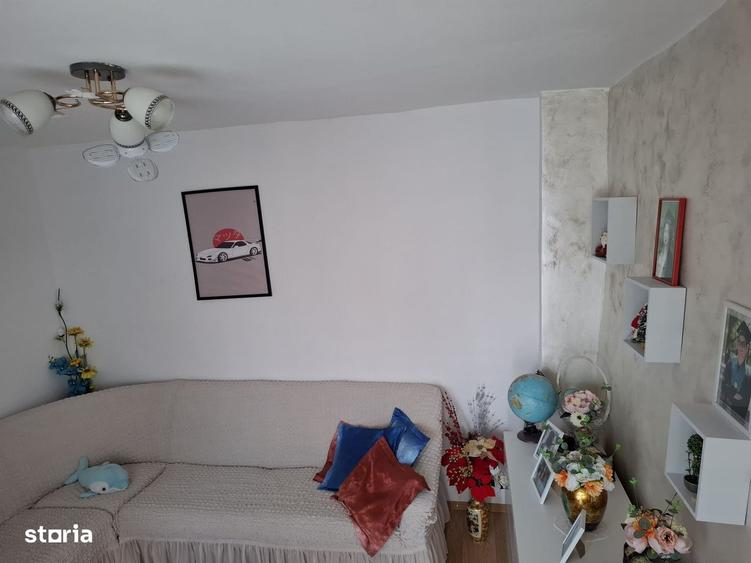 Casă cu 6 camere cu Teren 124 Mp în Exterior Vest