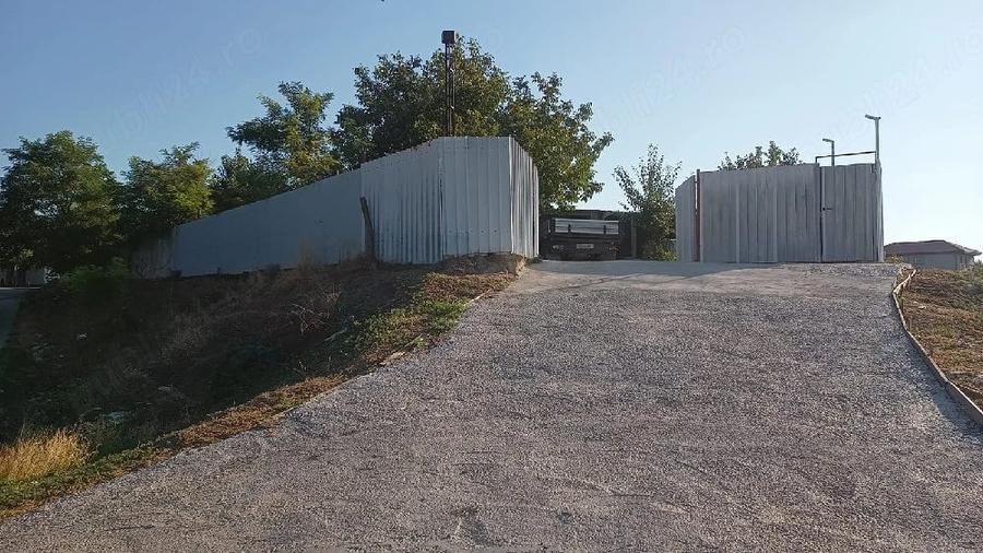 Casă cu Teren 995 Mp în Pisc