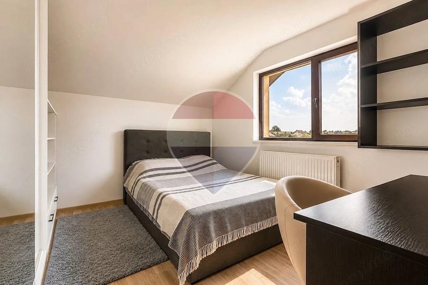 Casă cu 4 camere cu Teren 400 Mp în Horpaz
