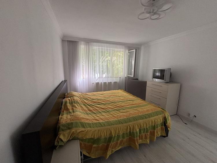 Apartament cu 3 camere semidecomandat, mobilat în Theodor Pallady