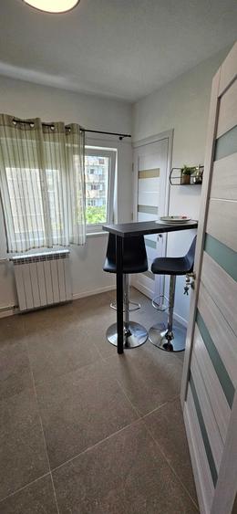 Garsonieră decomandată, mobilată în Brâncoveanu