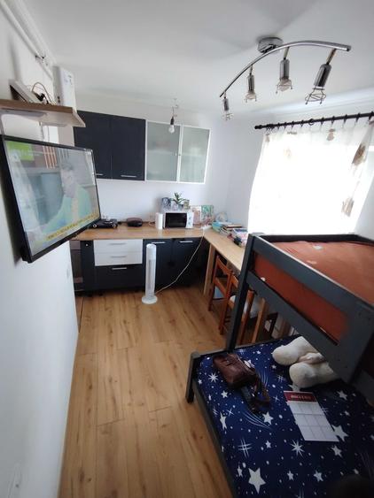 De vanzare garsoniera Iacob Andrei nr 31 et 4 din 4 18 mp renovata recent gaze, centrala, electrica noua, instalatii noi mobila noua si electrocasnice - 2