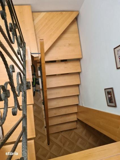Casă cu 5 camere cu Teren 350 Mp în Central