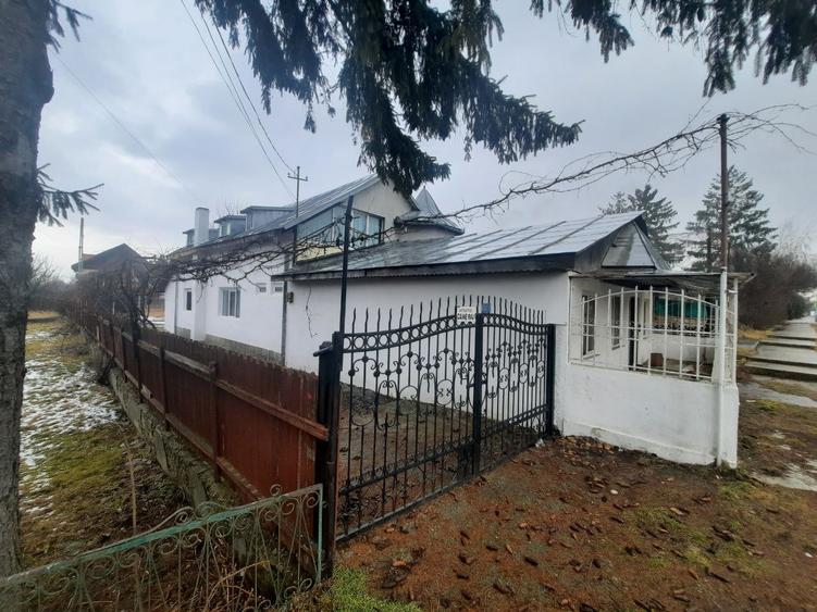 Casă individuală cu 4 camere cu Teren 900 Mp în Girov