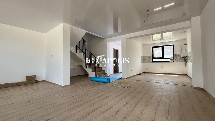 Duplex cu 4 camere cu Canalizare în Tărlungeni