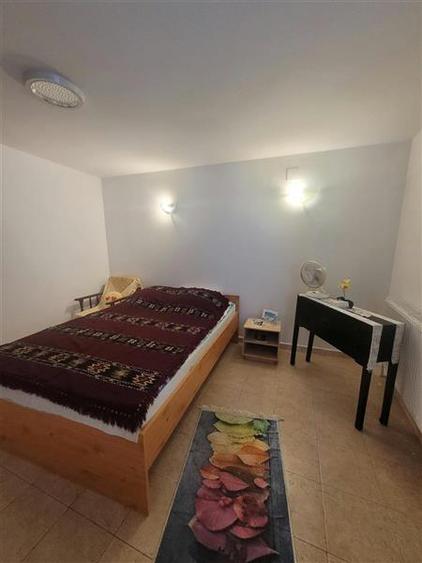 Casă individuală cu 5 camere cu Teren 314 Mp în Vest