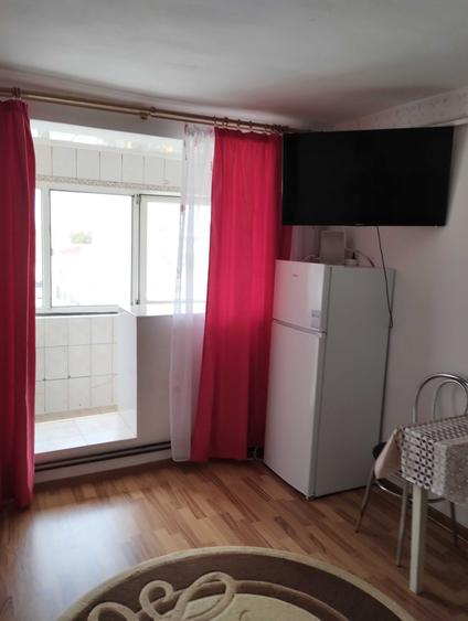 Garsonieră semidecomandată în Micro 6