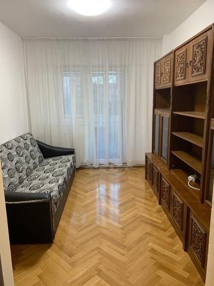 Apartament cu 3 camere decomandat în Griviței