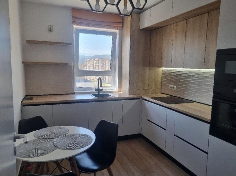 Apartament cu 3 camere decomandat în Drumul Carului