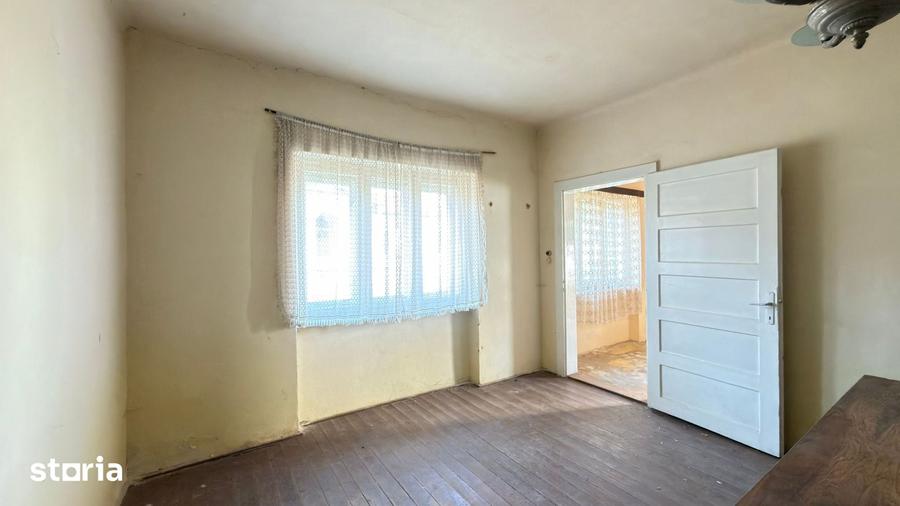 Casă cu 6 camere cu Teren 512 Mp în Central