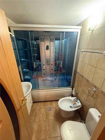Apartament cu 2 camere decomandat în Filiași